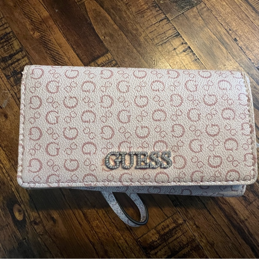 Guess trifold wallet